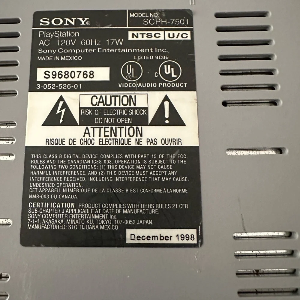 Play Station1 system 1998 SCPH-7501